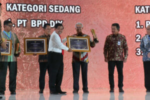 PENGHARGAAN MENDAGRI