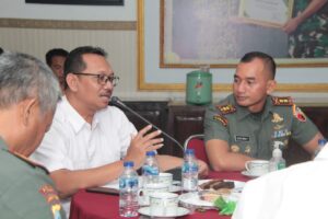 BAHAS KARHUTLA