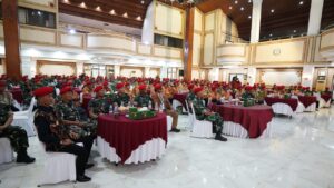 BARET MERAH