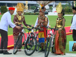 Istri Ketua DPD RI Dapat Hadiah dari Presiden Jokowi