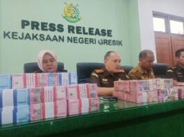 Kejari Gresik Terima Uang Pengganti Kerugian Negara Rp 860 Juta dari Terdakwa Korupsi Dana Hibah