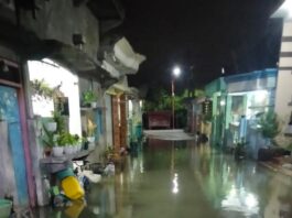 Datang Malam Hari, Ratusan Rumah di Pantura Gresik Terdampak Banjir Rob Datang Malam Hari, Ratusan Rumah di Pantura Gresik Terdampak Banjir Rob