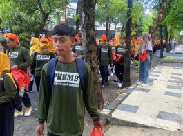 PKKMB BERDAMPAK FEB Unisla 2025: Jalan Sehat dan Bazar Enterpreneur Dorong Semangat Kebersihan dan Kewirausahaan